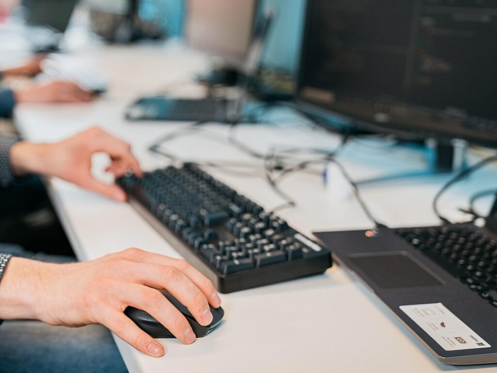 中小企業の管理職向け|業務効率化の全体像と無料相談で始める改善の第一歩