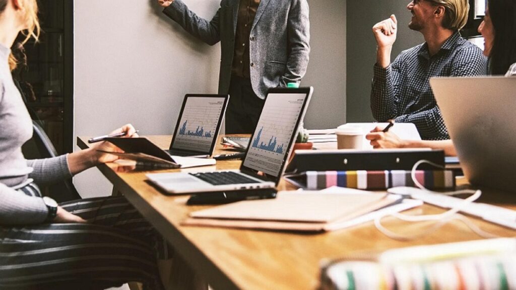 中小企業のアウトソーシング活用術｜効率化とコスト最適化を実現
